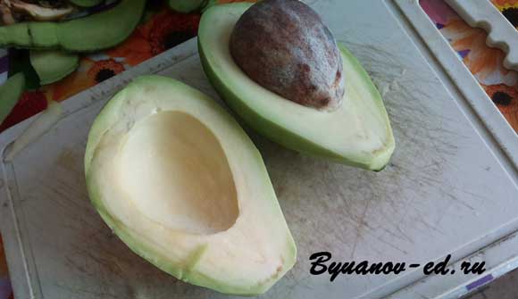 авокадо в разрезе