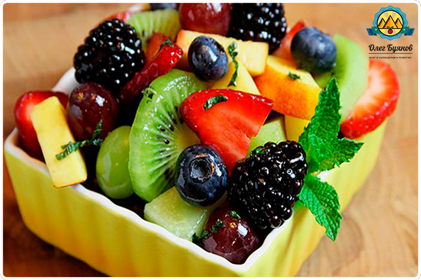 тарелка фруктов